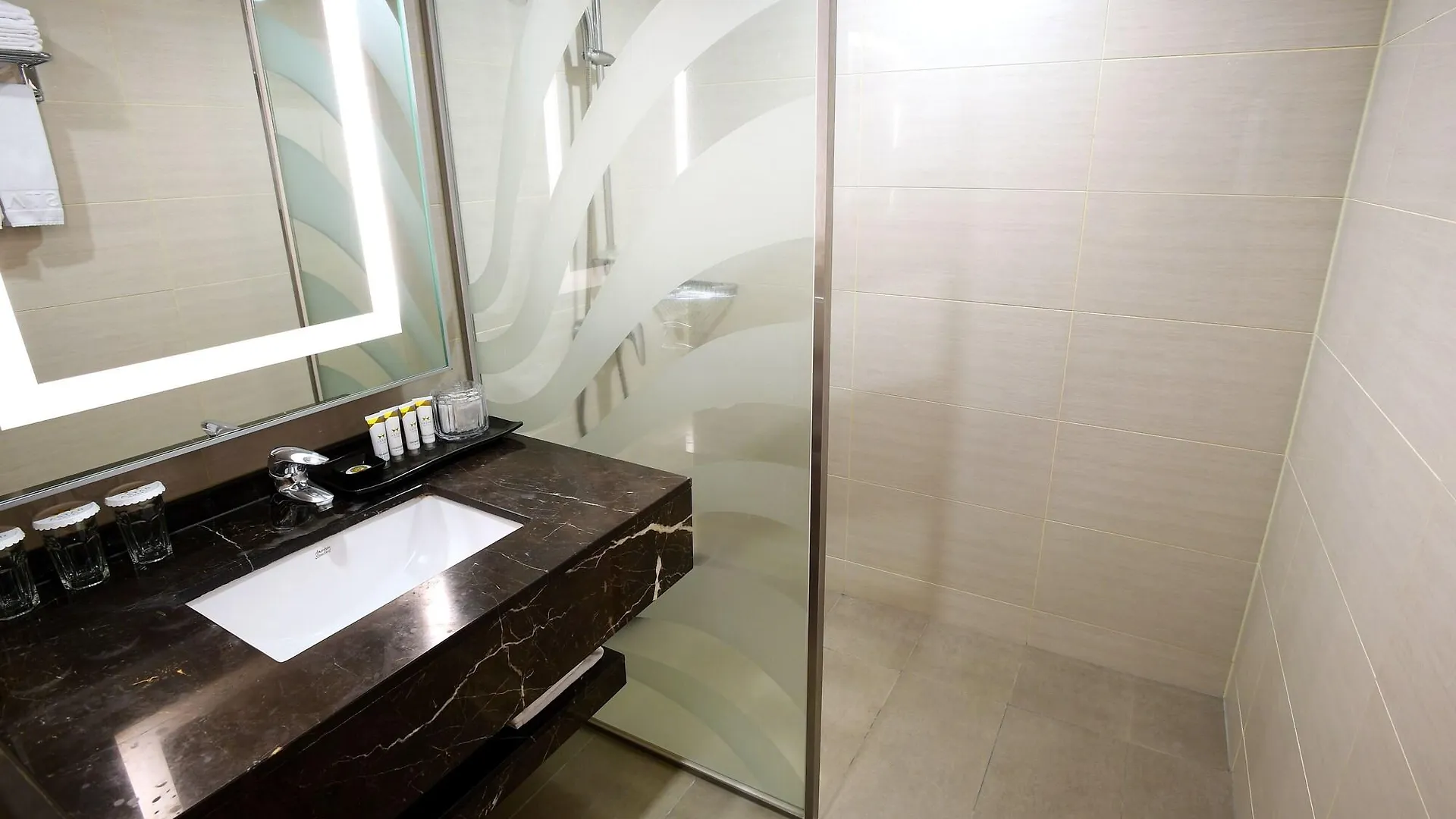 Astar Hotel Jeju 4*,