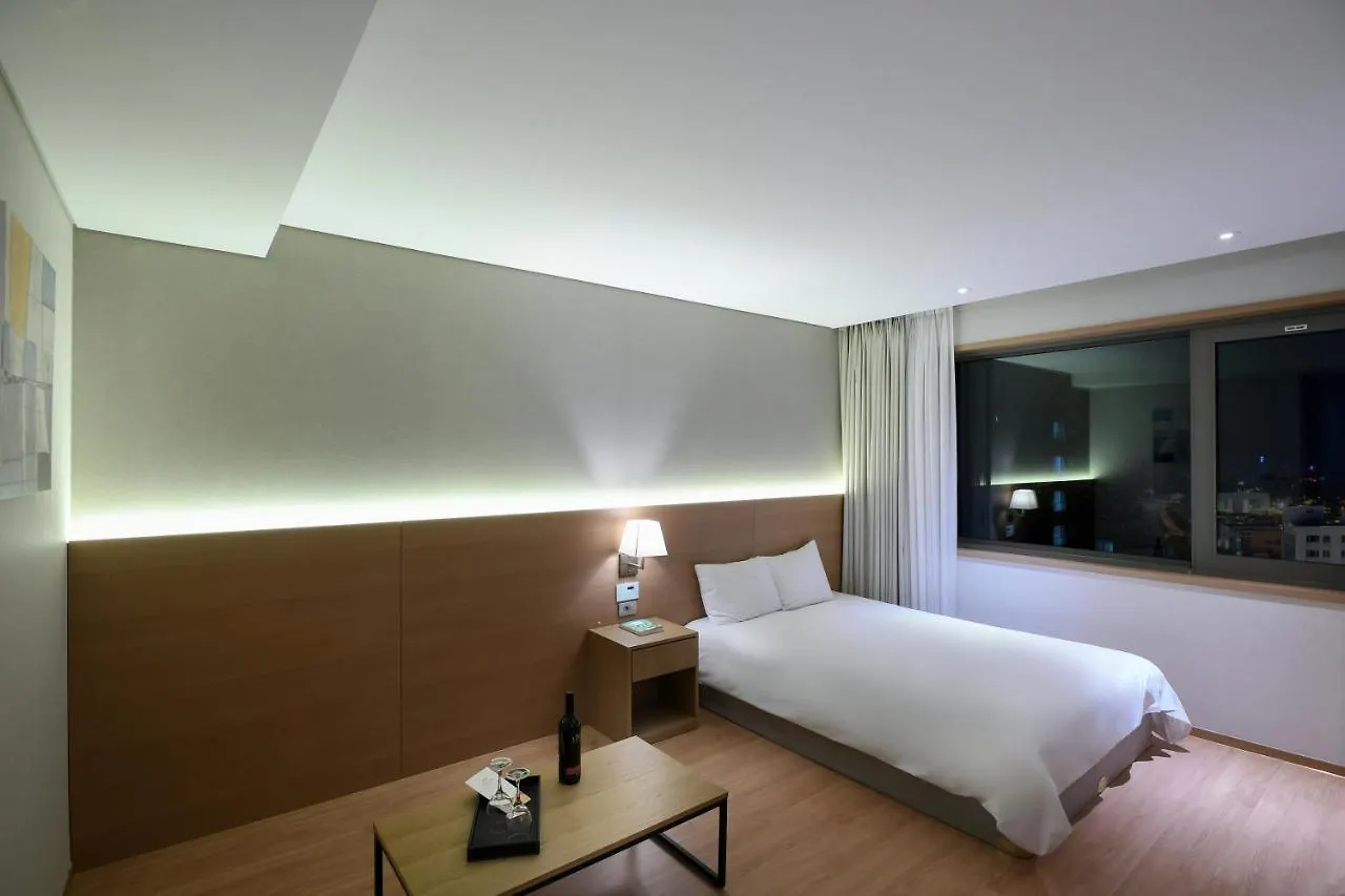 Astar Hotel Jeju 4*,